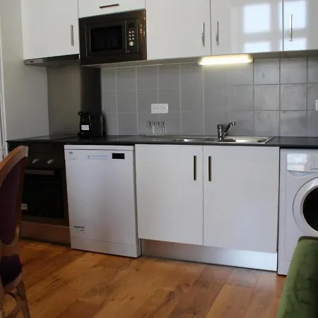 Apartment Rochefort, 3 Pieces, 6 Personnes - Fr-1-246b-449